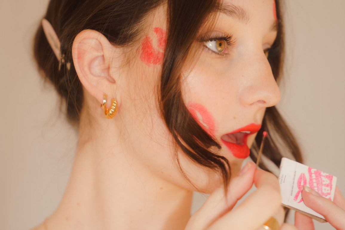 Emily Gilmore lipstick kisses